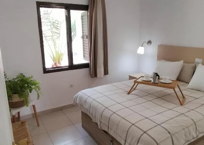 Buena Pace - Lovely In Apartment *